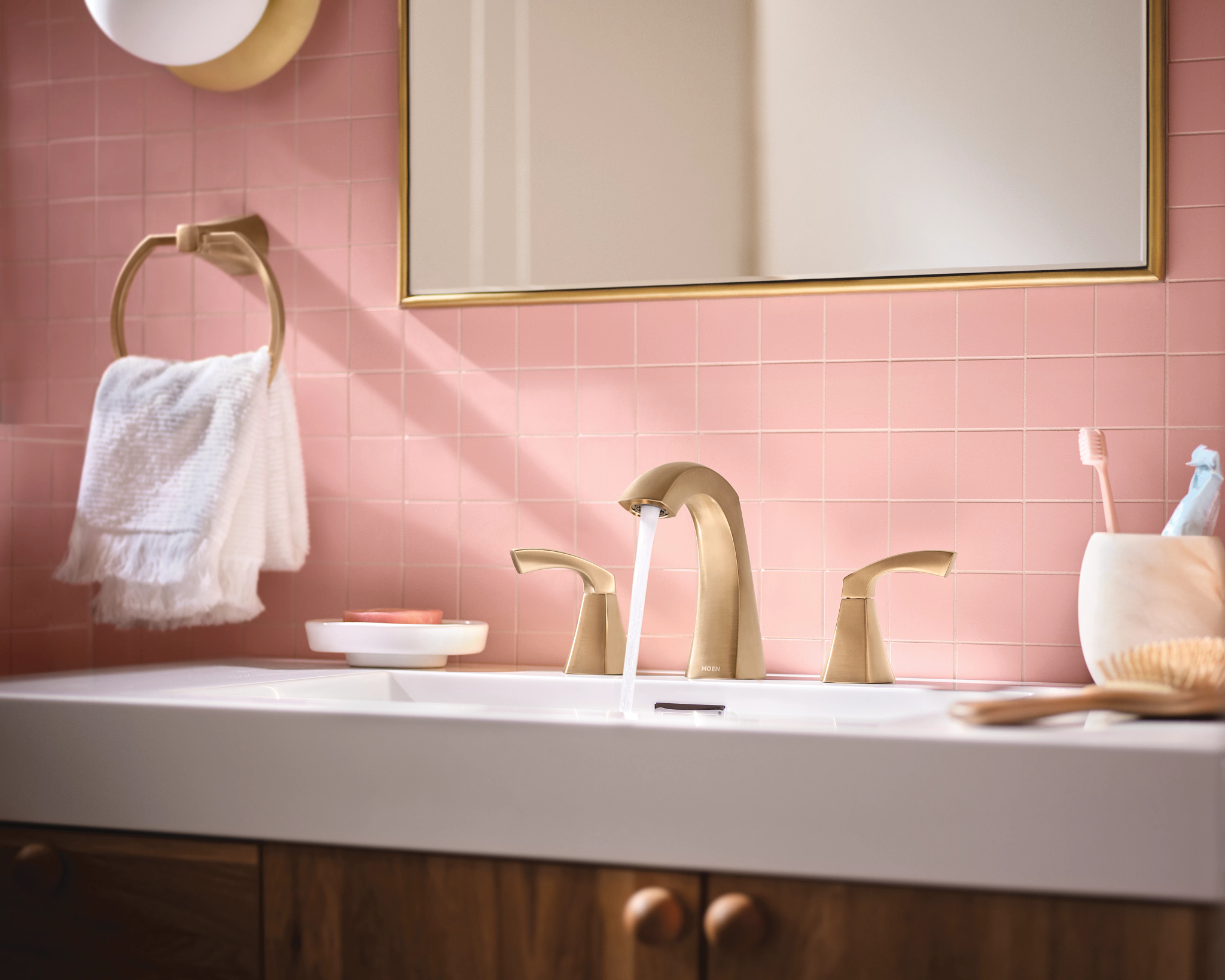 Lindor Two-Handle Widespread Bathroom Sink Faucet — thumbnail 2