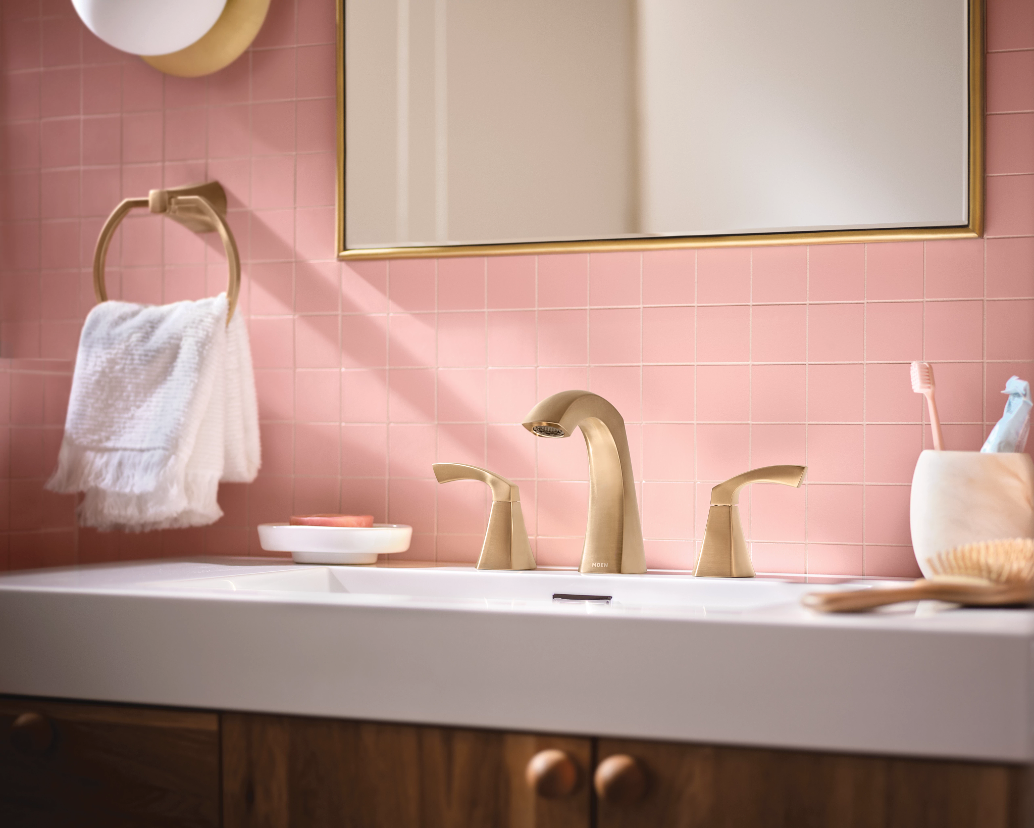 Lindor Two-Handle Widespread Bathroom Sink Faucet — thumbnail 3