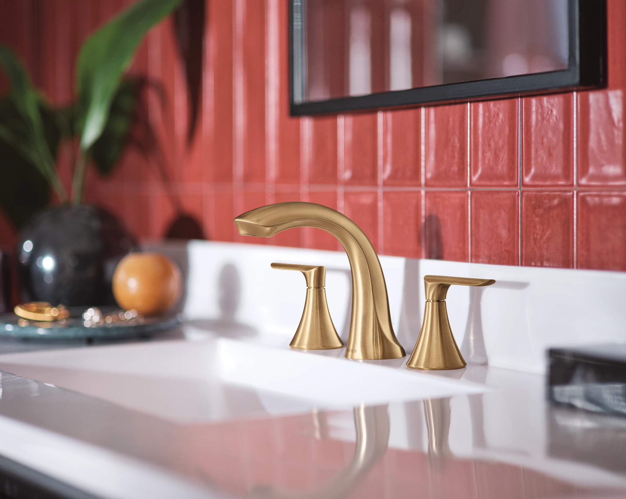 Findlay Two-Handle Widespread Bathroom Sink Faucet — thumbnail 2