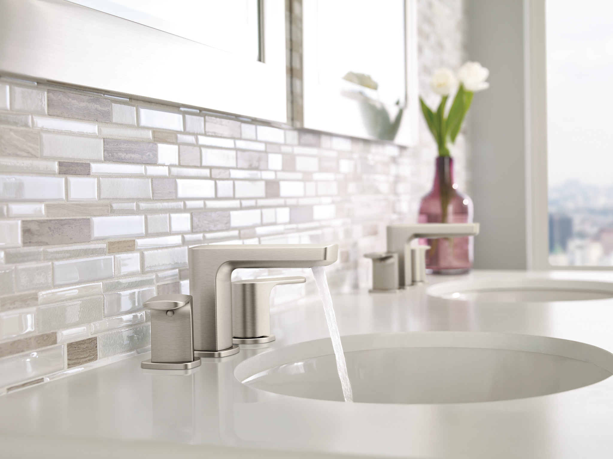 Rizon Chrome Two-Handle Low Arc Bathroom Faucet — thumbnail 2