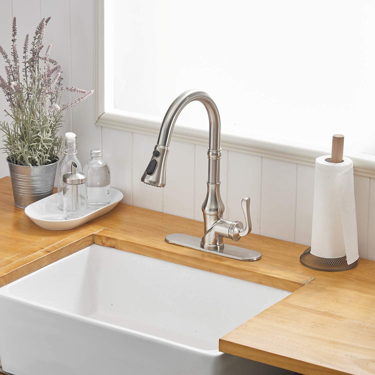 Single Handle Pull Down 3 Spray Kitchen Faucet with Deck Plate — thumbnail 2