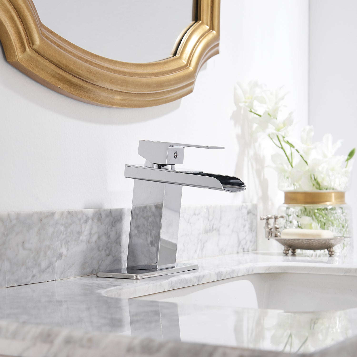 Single Hole Bathroom Faucet with Deckplate Included and Pop-up Drain and Supply Lines — thumbnail 3