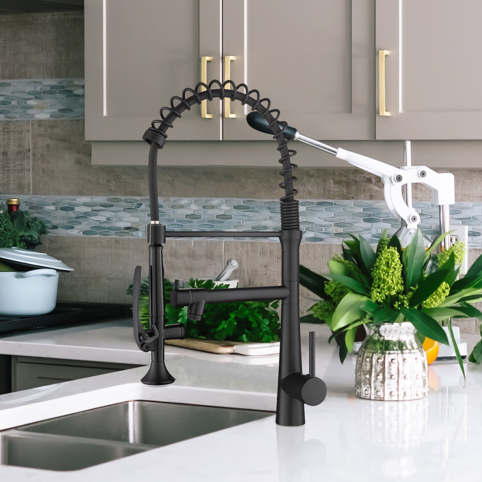 Single Handle Copper Kitchen Faucet in Matte Black — thumbnail 2