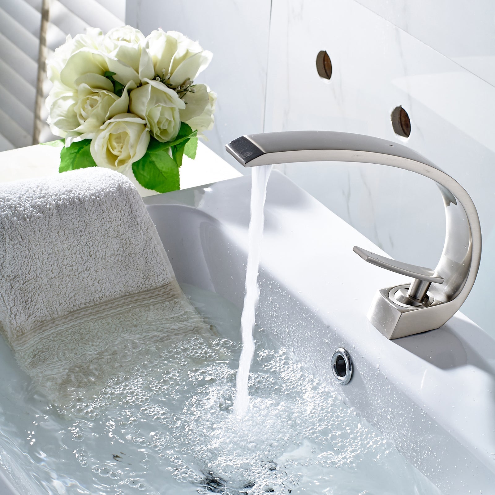 Modern Single Hole Bathroom Faucet with Single Handle — thumbnail 3