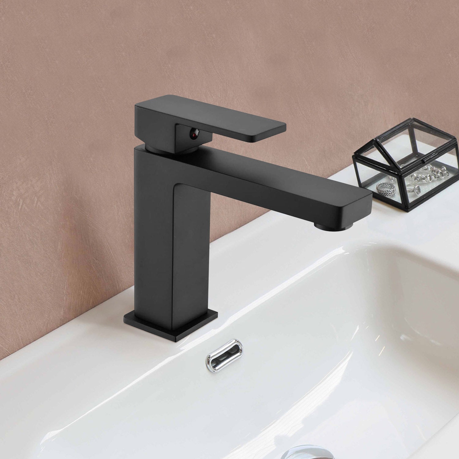 Single Handle Single Hole Bathroom Faucet in Matte Black — thumbnail 3