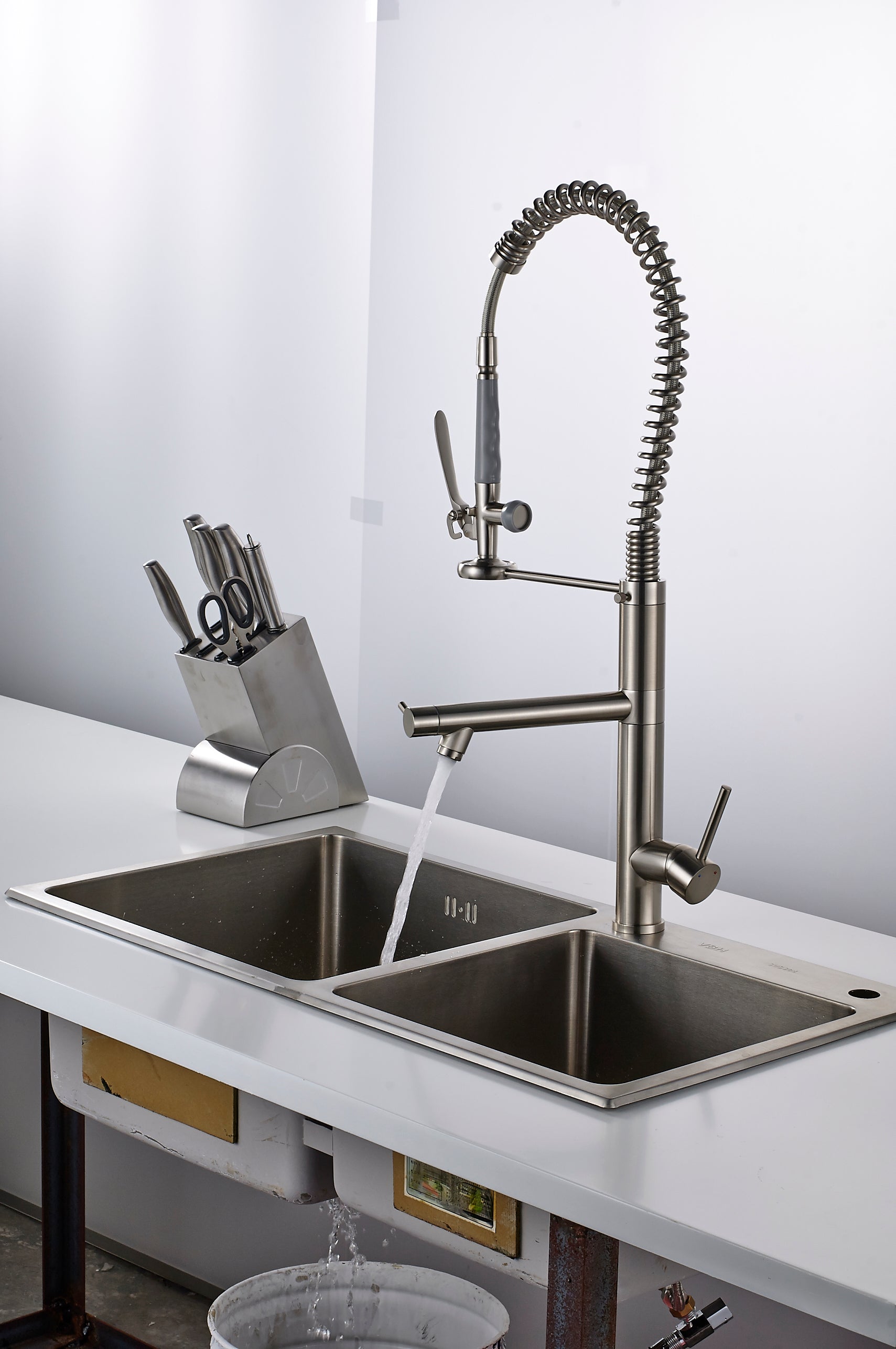Single Handle Pull Down Sprayer Kitchen Faucet with 360° Rotation in Brushed Nickel — thumbnail 3