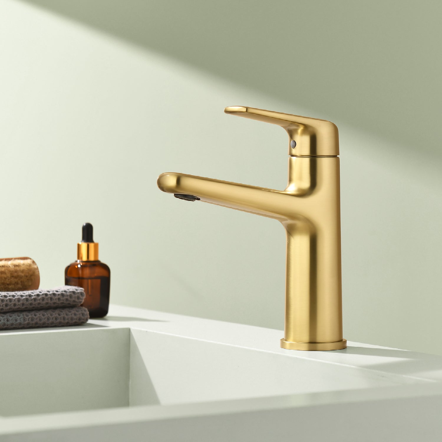 Modern Single Handle Bathroom Sink Faucet with Pop-Up Drain, Solid Brass, cUPC Certified — image 1