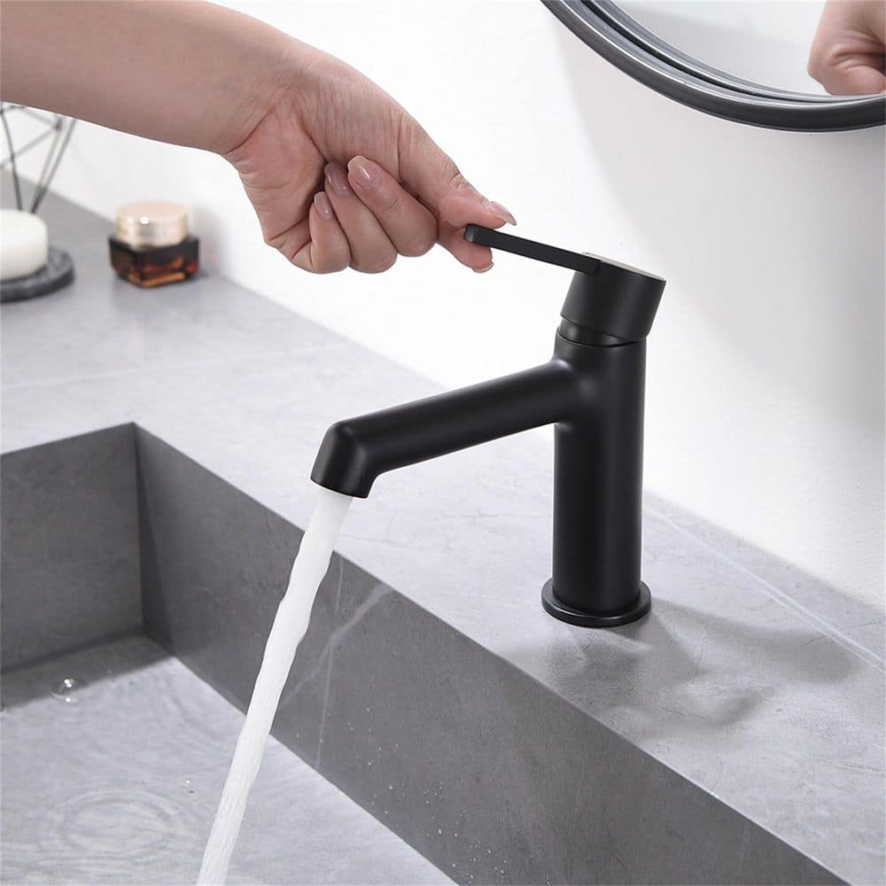 Single Handle Single Hole Bathroom Faucet with Spot Resistant — thumbnail 3