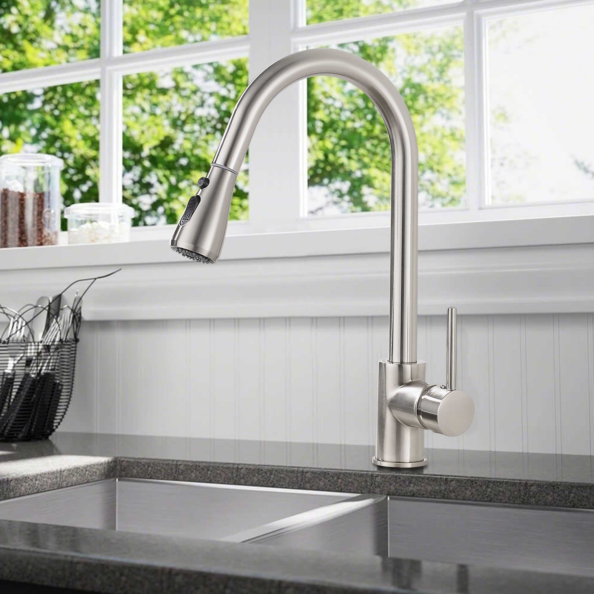 Single Handle Metal Pull Down Sprayer Kitchen Faucet in Brushed Nickel