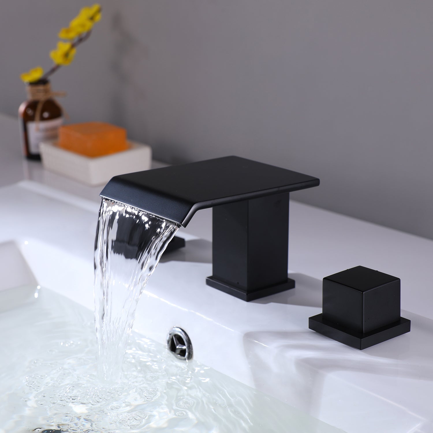 8 in. Widespread 2-Handle Bathroom Faucet in Matte Black — thumbnail 3