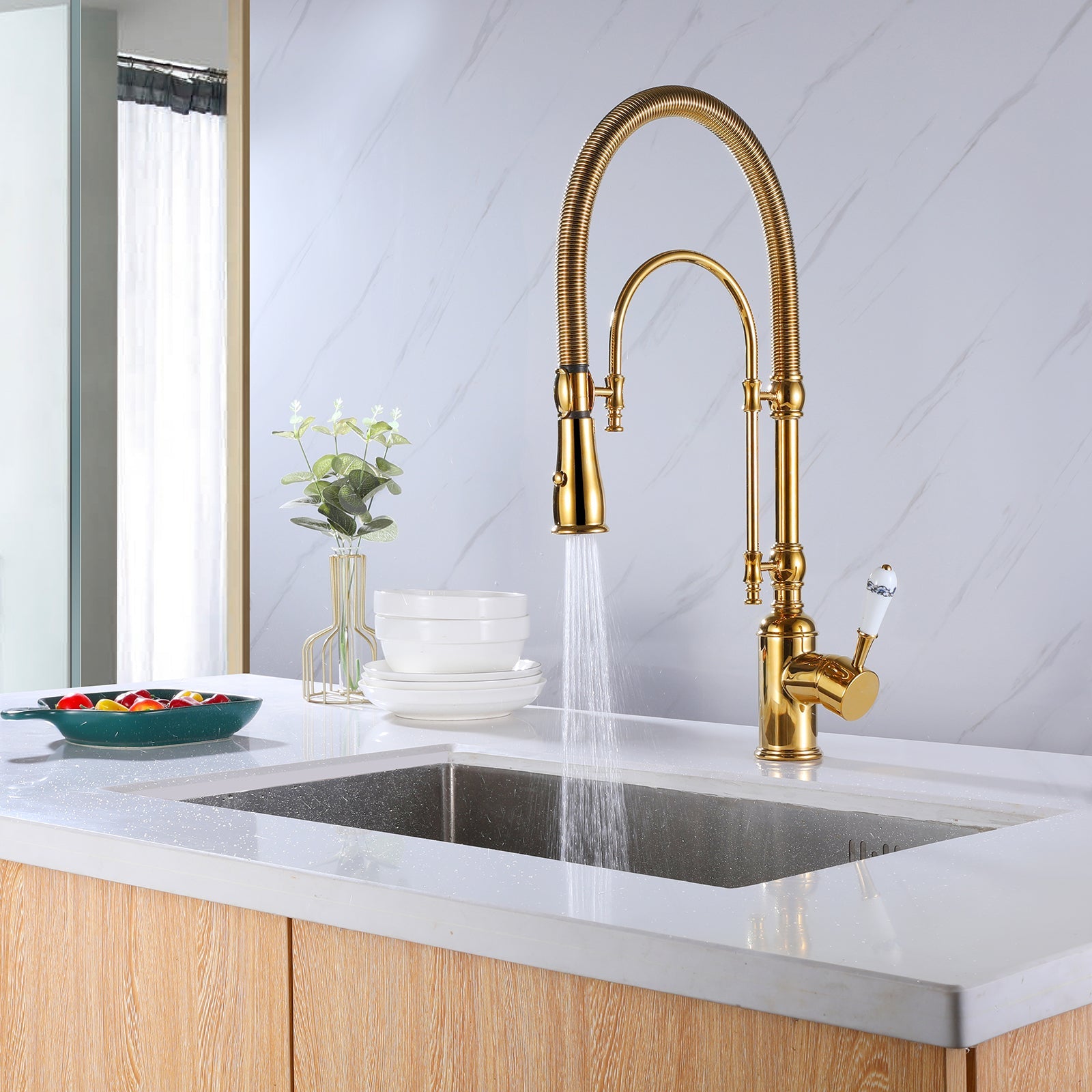 Pull Down Single Handle 360 Degree Rotation Kitchen Faucet — thumbnail 2