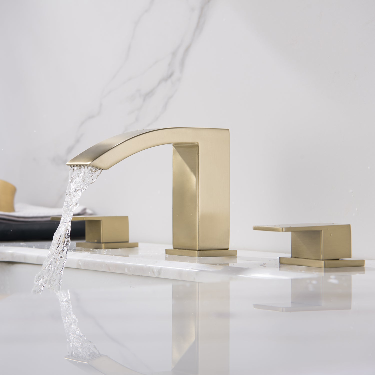 Waterfall Bathroom Faucet 3 Hole Widespread 2 Handles Bathroom Sink Faucet Brushed Gold